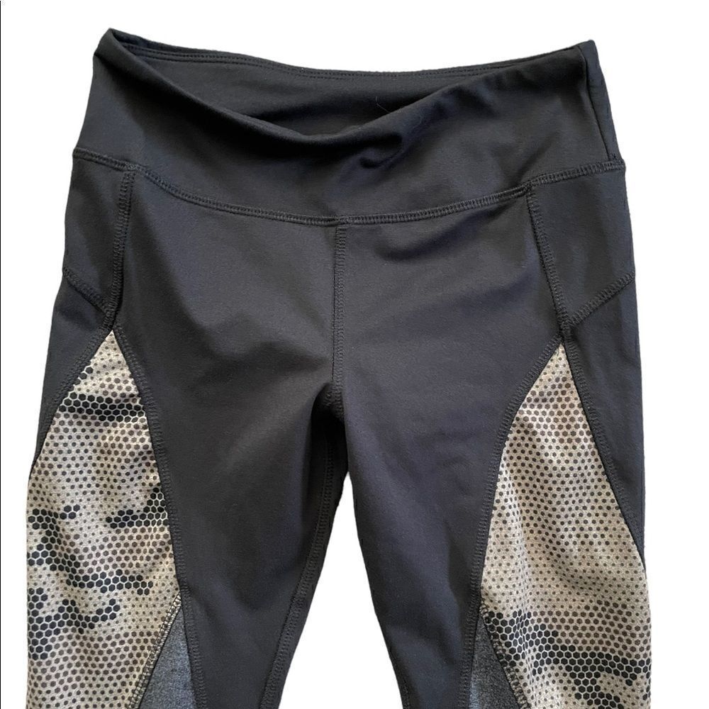 JALA Leggings - Black with Tan and Gray Snake Print Pattern - Size Small - Picture 4 of 6
